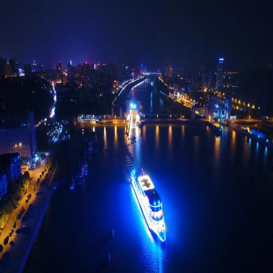 宜昌长江夜游-宜昌夜游游船过船闸感受宜昌夜景